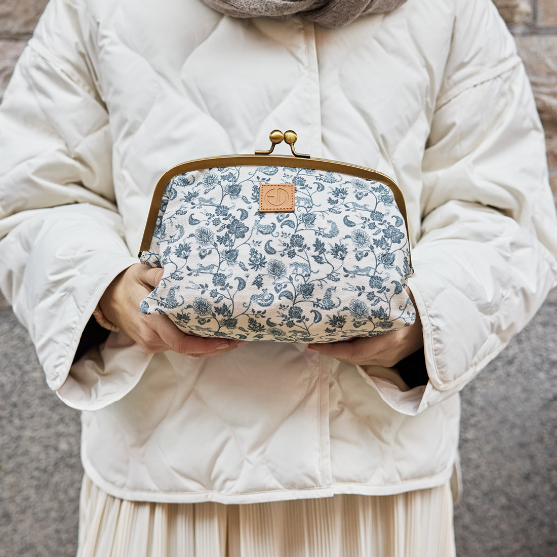 Zip&Go™ - Garden Leo Toile | Luxury Nappy Bag for the Changing